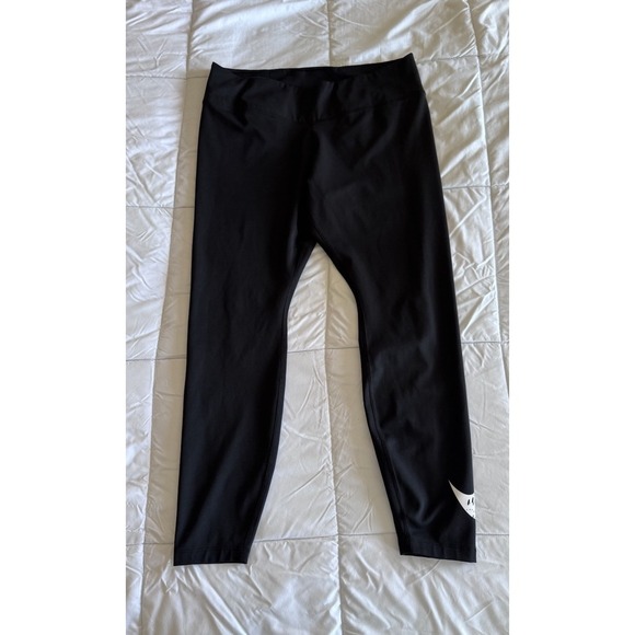 Nike Pants - NIKE Size [XL] Women TIGHT FIT HIGH RISE Yoga 7/8 Leggings-Black, Swoosh Pocket